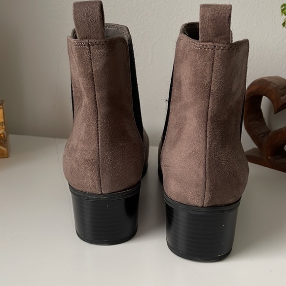 Healed booties - Picture 2 of 4